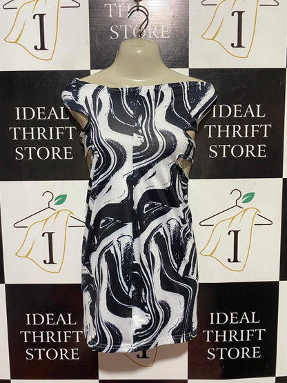 |M| BUST 16| B40| BOLD BLACK AND WHITE MARBLE PRINT BOAT NECK MINI DRESS WITH SIDE CUT-OUTS