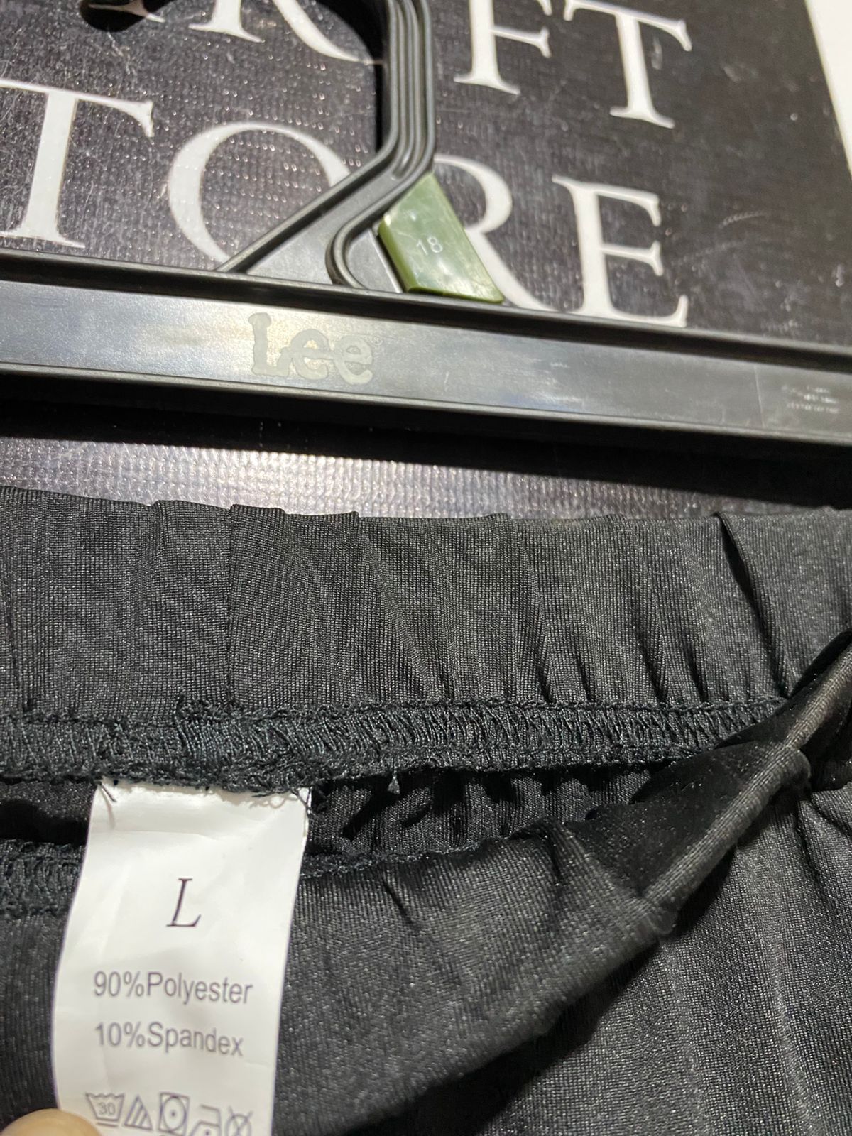 |L| WAIST 29| B39| BLACK WIDE-LEG TRACK PANTS WITH WHITE SIDE STRIPE AND SNAP BUTTON