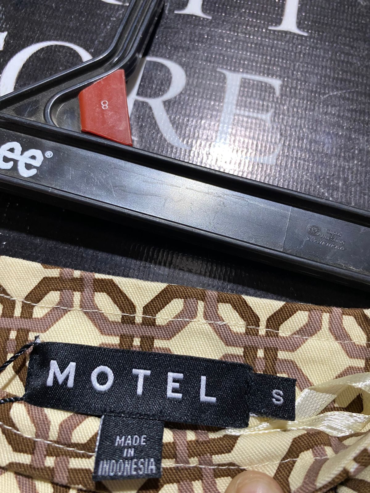 MOTEL |S| WAIST 28| B39| ROCKS GEOMETRIC CHAIN LINK PRINT MINI SKIRT WITH SIDE SLIT