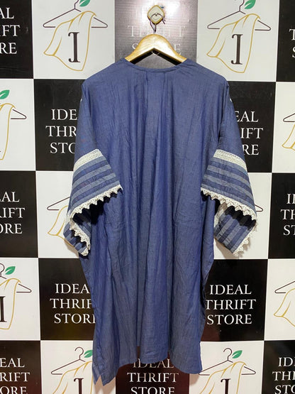 SANA SAFINAZ |M| BUST FREE| B40| EMBROIDERED V-NECK KAFTAN KURTI WITH LACE DETAILS