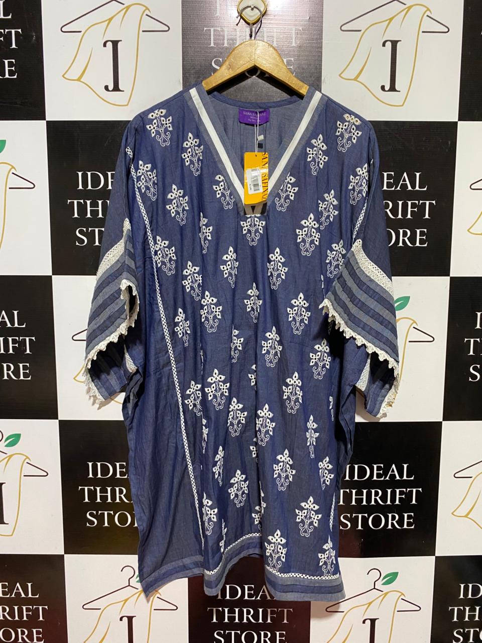 SANA SAFINAZ |M| BUST FREE| B40| EMBROIDERED V-NECK KAFTAN KURTI WITH LACE DETAILS