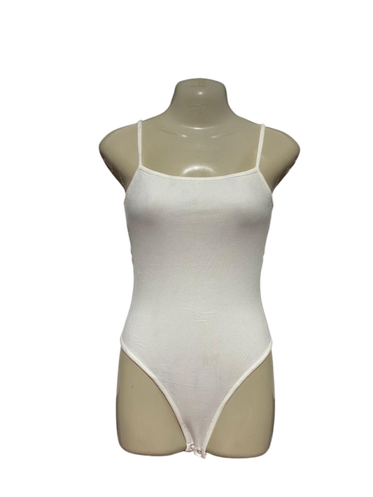 BEGINNING BOUTIQUUE |S| BUST 15| B41| WHITE RIBBED CAMI SLEEVELESS BODYSUIT