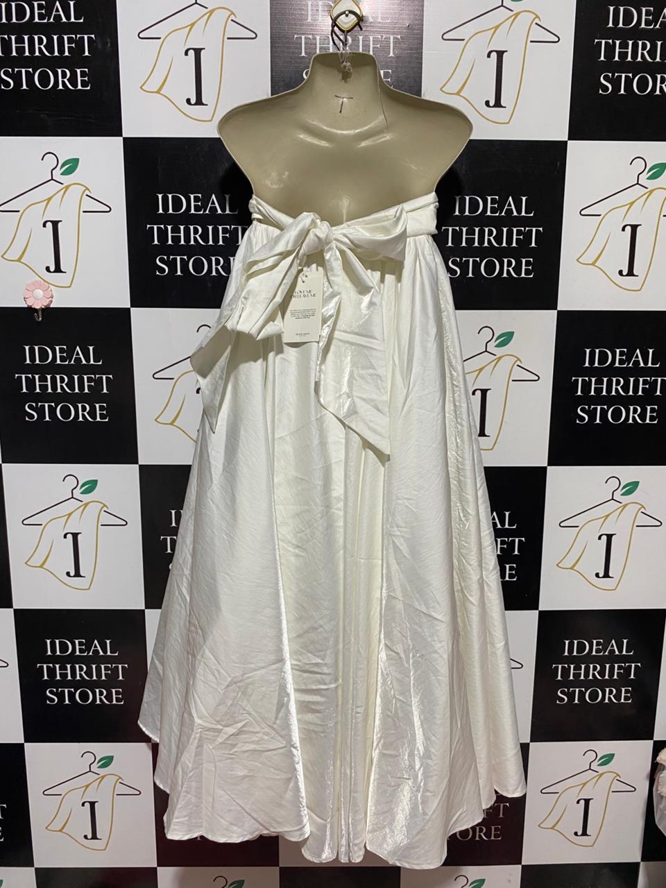 SELIELESLIE |M| BUST 17| B41| CREAM SATIN STRAPLESS PLEATED MAXI DRESS