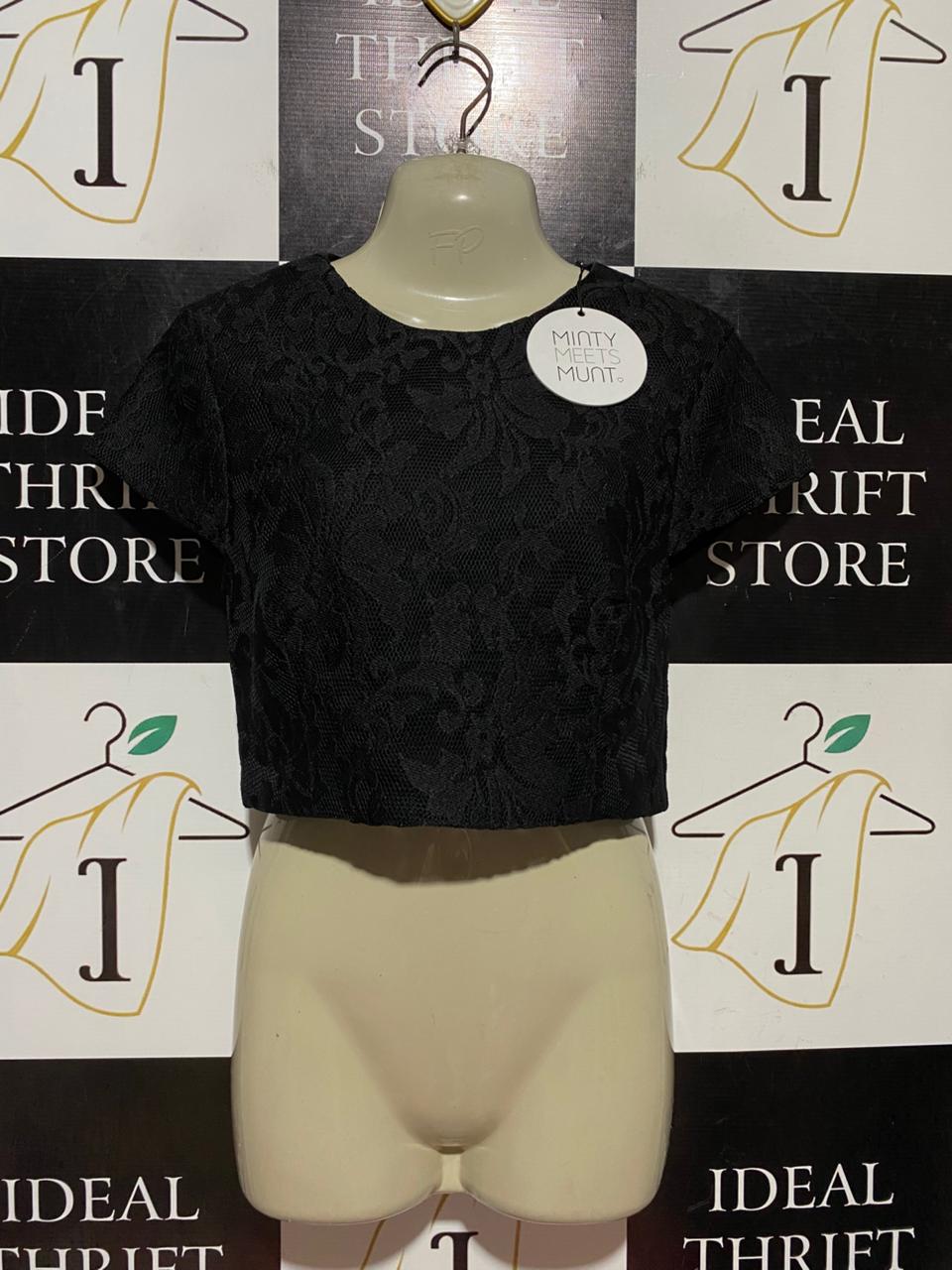 MINTY MFETS MUNT |S| BUST 16| B41| BLACK FLORAL TEXTURED CROPPED TOP