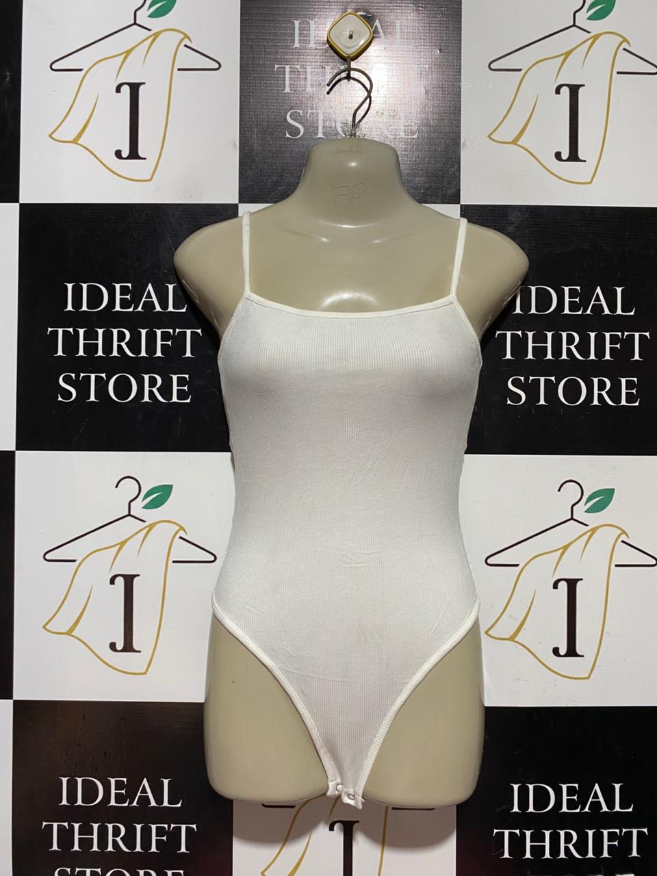 BEGINNING BOUTIQUUE |S| BUST 15| B41| WHITE RIBBED CAMI SLEEVELESS BODYSUIT