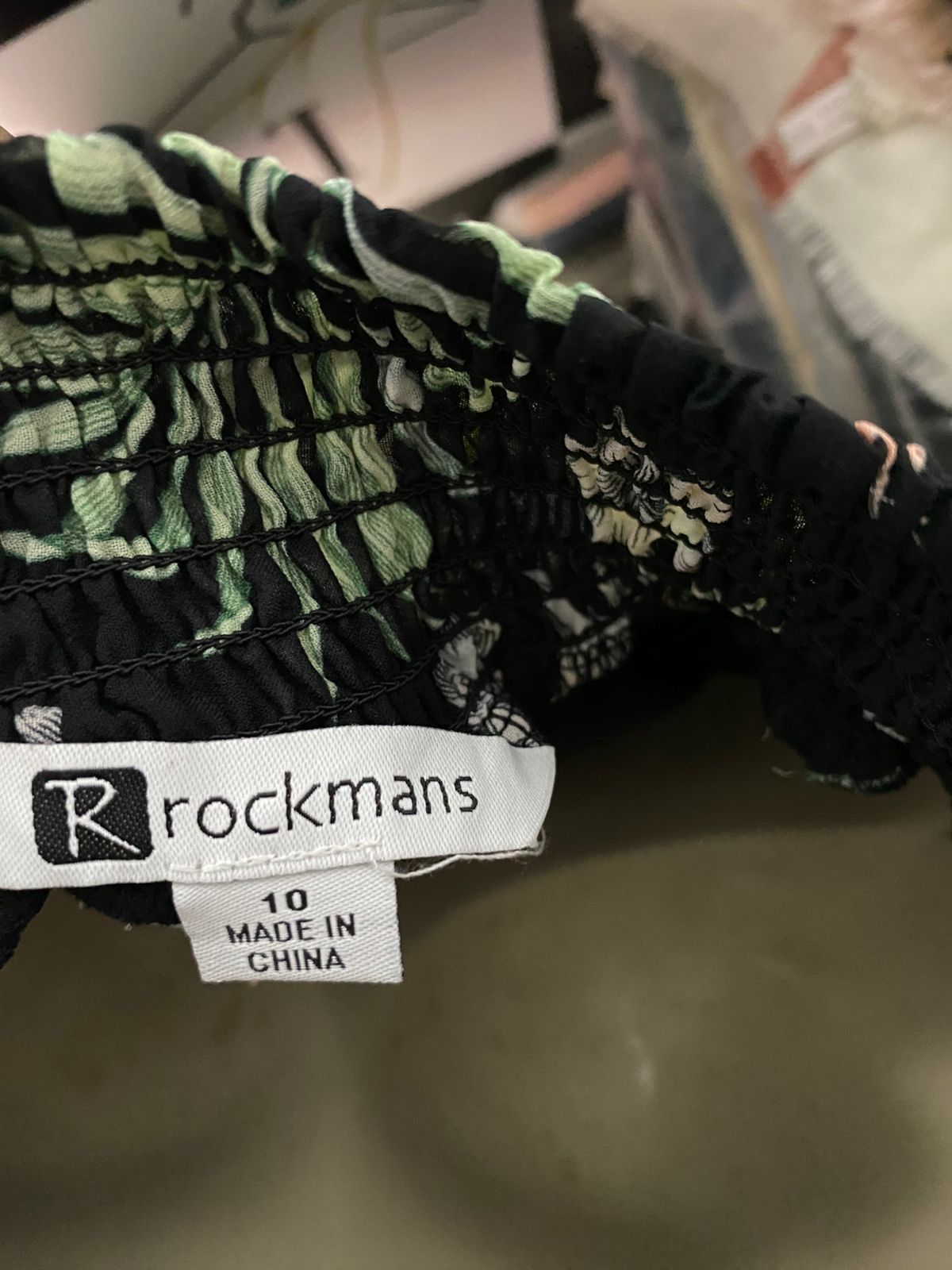 ROCKMANS |L| BUST 20| B42| BLACK TROPICAL LEAF AND FLORAL PRINT SMOCKED NECKLINE BLOUSE