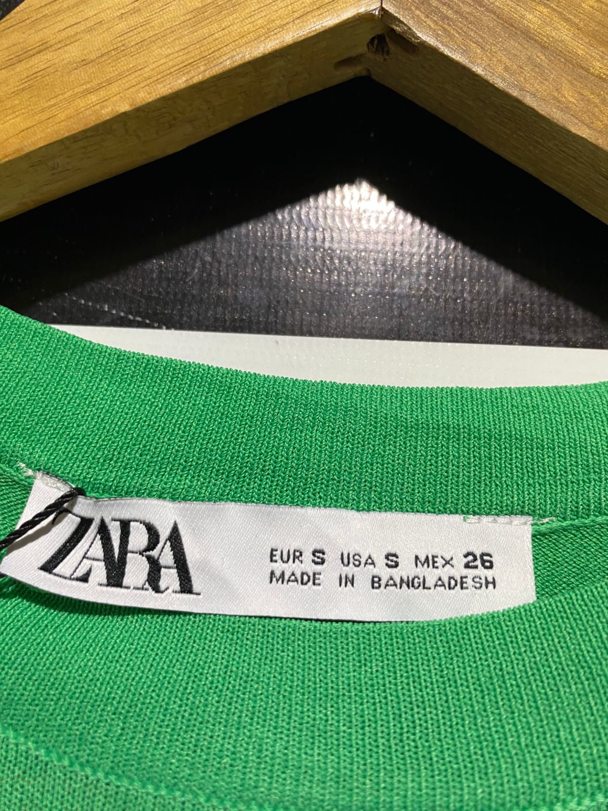 ZARA |S| BUST 14| B41| VIBRANT KELLY GREEN SHORT SLEEVE FINE KNIT CREWNECK TOP