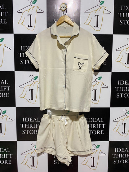 |L| B41| CREAM WHITE TWO-PIECE PYJAMA SET SHORT SLEEVE BUTTON UP SHIRT AND SHORTS LOUNGEWEAR