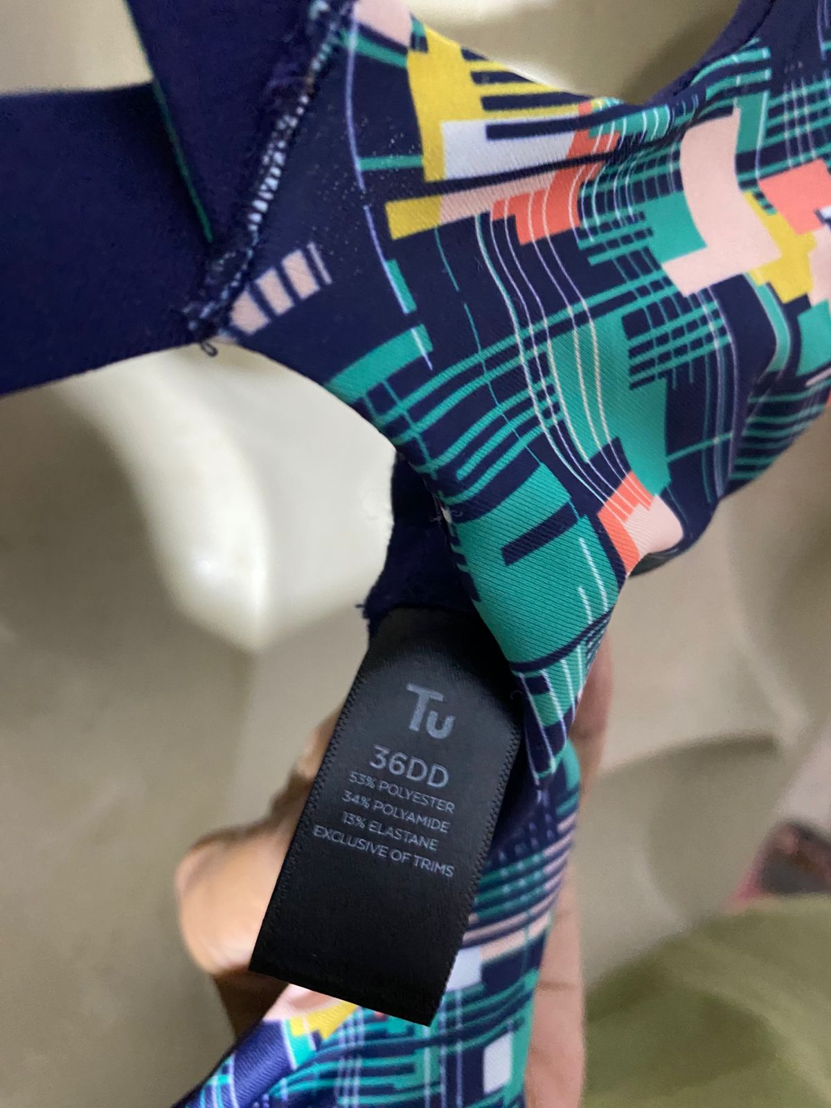 TU |XS| BUST 13| B43| NAVY BLUE MESH PANEL MULTICOLOR GEOMETRIC ACCENT SPORTS BRA ACTIVEWEAR TOP