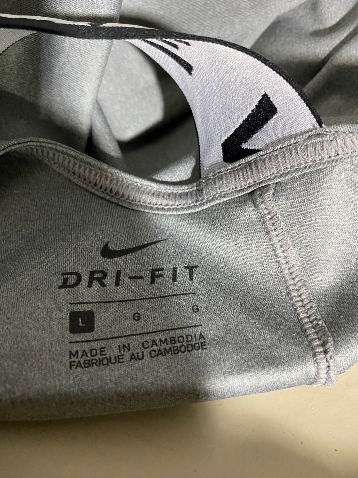 NIKE |L| BUST 18| B44| SLEEVELESS ACTIVEWEAR SPORTS VEST LOOSE FIT TRAINING TOP