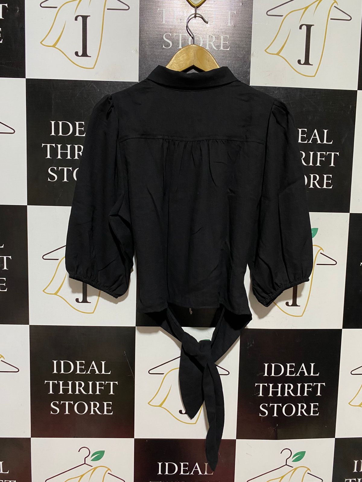 FRESH SOUL |M| BUST 21| B43| BLACK BUTTON FRONT SHORT SLEEVE CROP SHIRT WITH HEM WAIST TIE