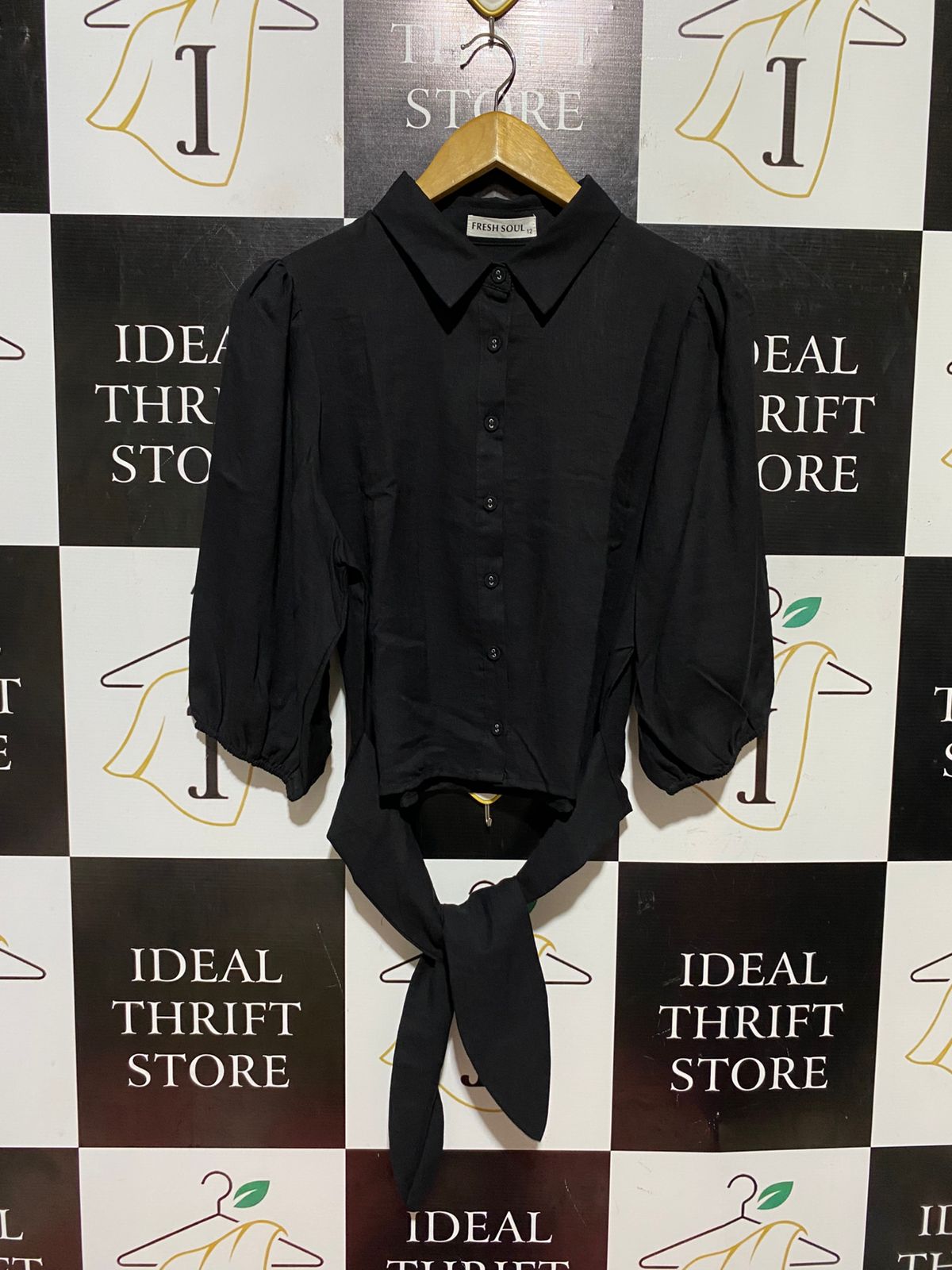 FRESH SOUL |M| BUST 21| B43| BLACK BUTTON FRONT SHORT SLEEVE CROP SHIRT WITH HEM WAIST TIE