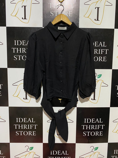 FRESH SOUL |M| BUST 21| B43| BLACK BUTTON FRONT SHORT SLEEVE CROP SHIRT WITH HEM WAIST TIE