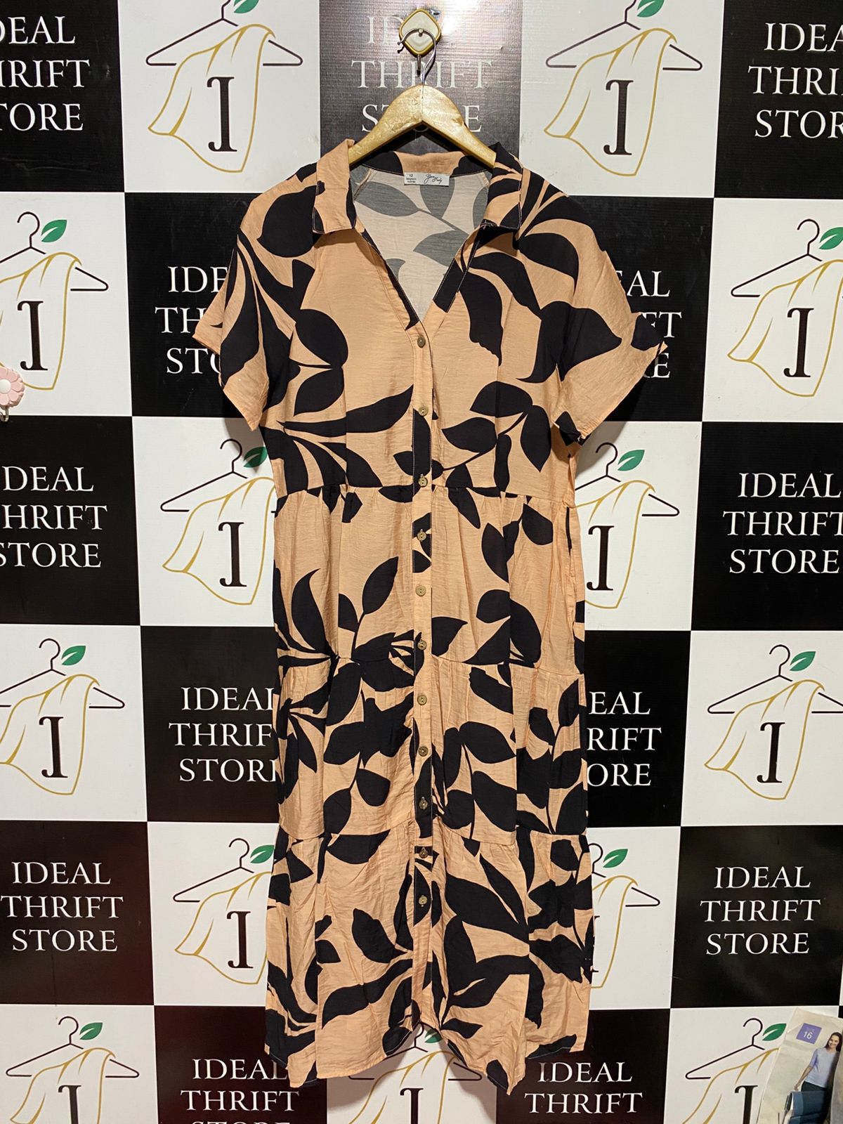 YOUR HUNDY |L| BUST 19| B43| BEIGE AND BLACK TROPICAL LEAF PRINT BUTTON FRONT TIERED MIDI SHIRT DRESS