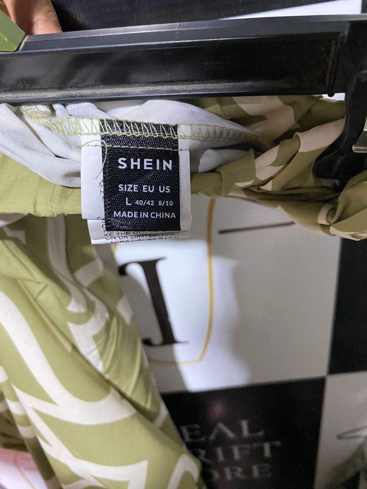 SHEIN |L| WAIST 29| B43| CHIC OLIVE GREEN AND CREAM ABSTRACT GRAPHIC PRINT HIGH WAISTED WIDE LEG PANTS