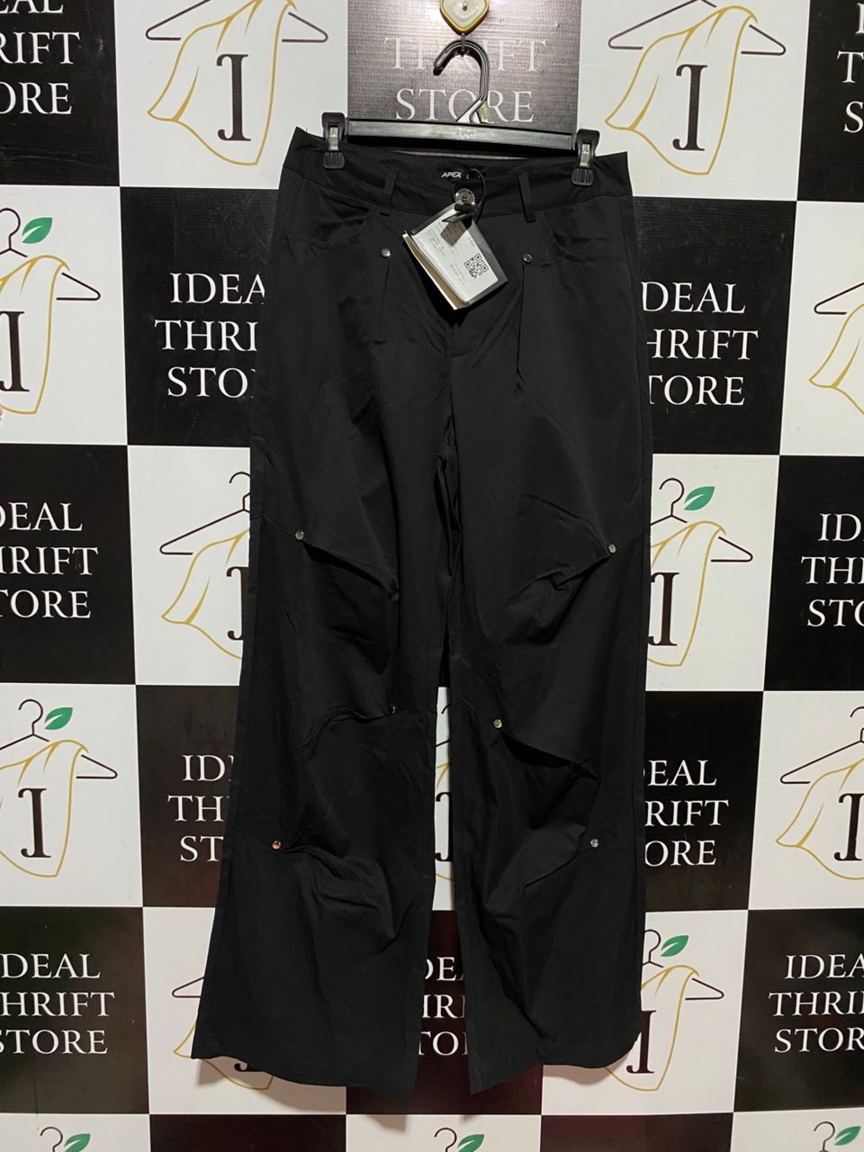 APEA |L| WAIST 29| B43| BLACK TECHWEAR WIDE LEG PANTS GORPCORE CARGO TROUSERS RIVET DETAIL STREETWEAR