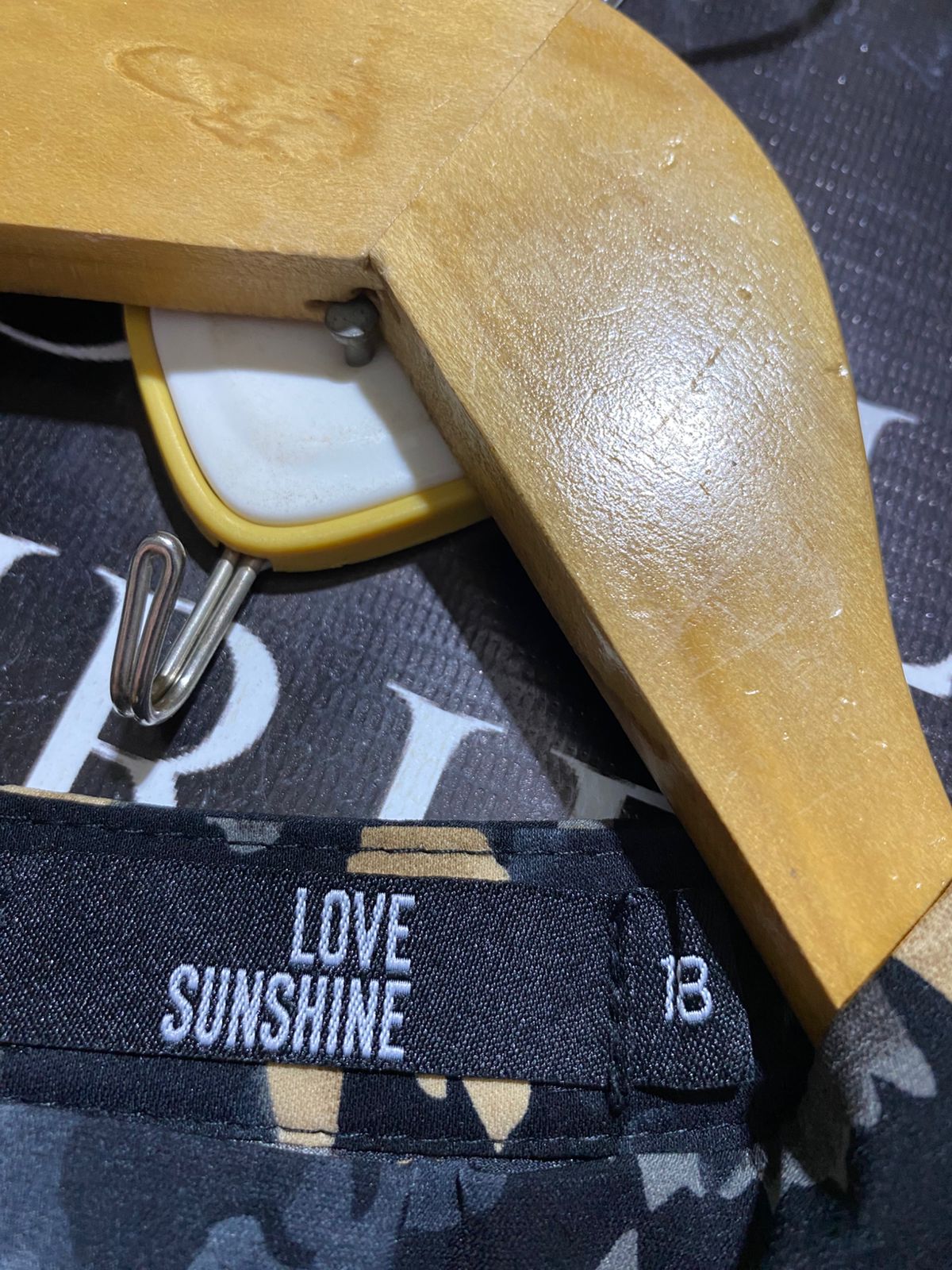 LOVE SUNSHINE |L| BUST 22| B45| BLACK MULTICOLOR ABSTRACT FLORAL LONG SLEEVE MIDI DRESS