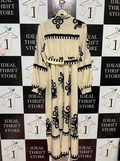 SHEIN |M| BUST 18| B45| CREAM AND BLACK ETHNIC GEOMETRIC PRINT LONG SLEEVE MAXI SHIRT DRESS