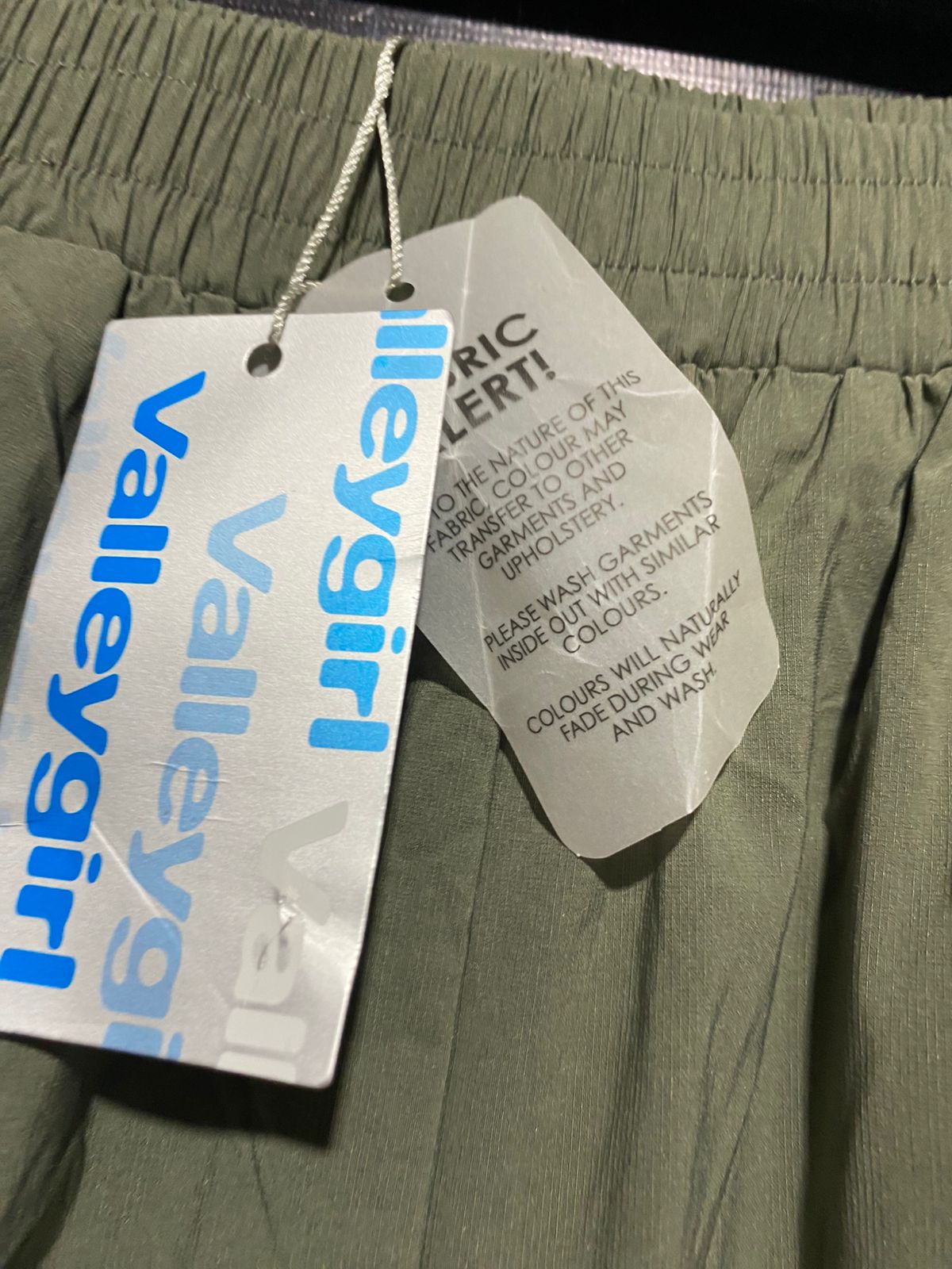 VALLEY GIRL |S| WAIST 25| B44| KHAKI OLIVE CARGO PANTS - NWT HIGH WAIST ADJUSTABLE TOGGLE UTILITY TROUSERS