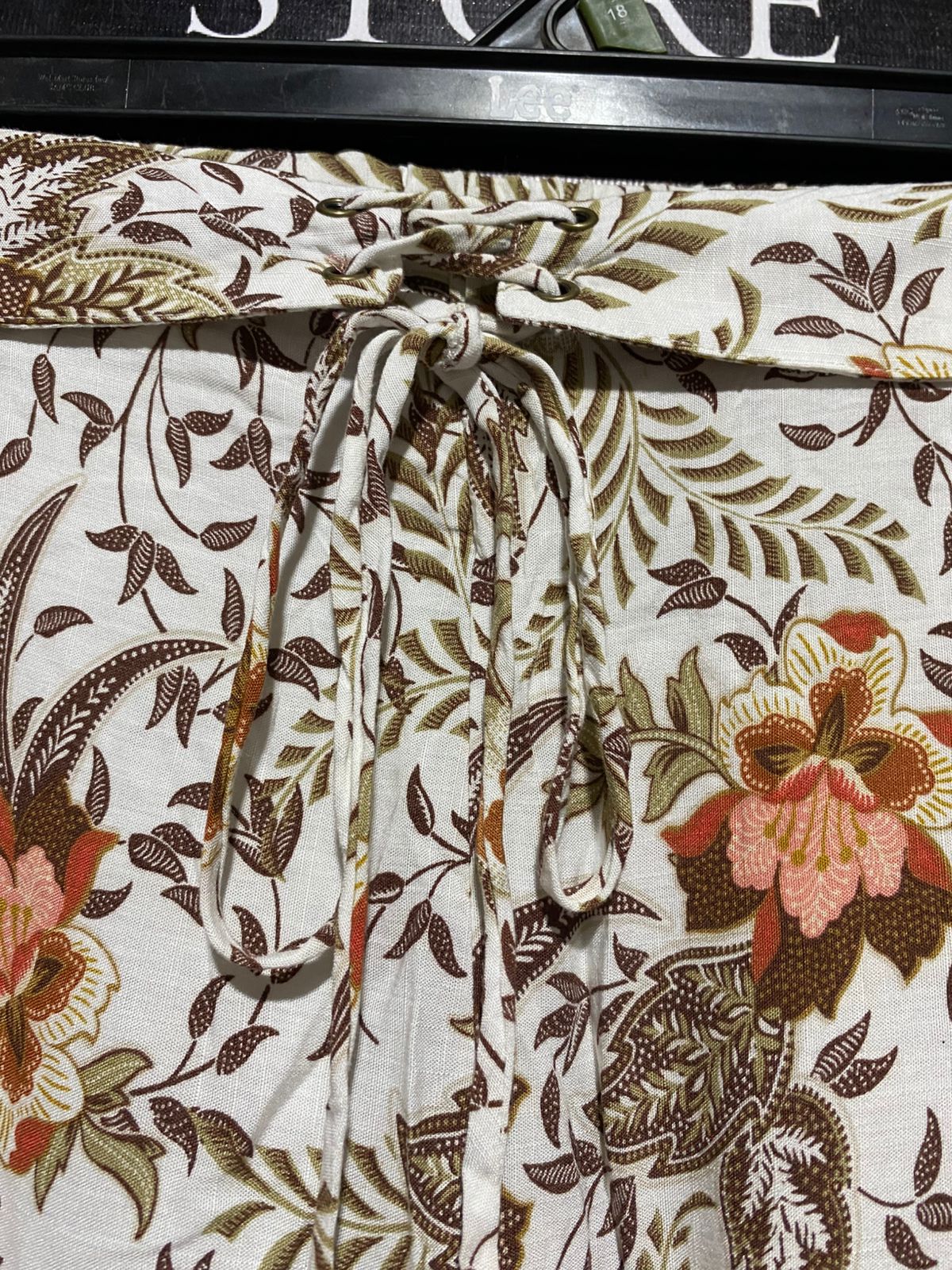 IRIS MAXI |L| WAIST 29| B44| VINTAGE BOHO FLORAL PRINT PALAZZO PANTS WITH DRAWSTRING WAIST AND BORDER HEM