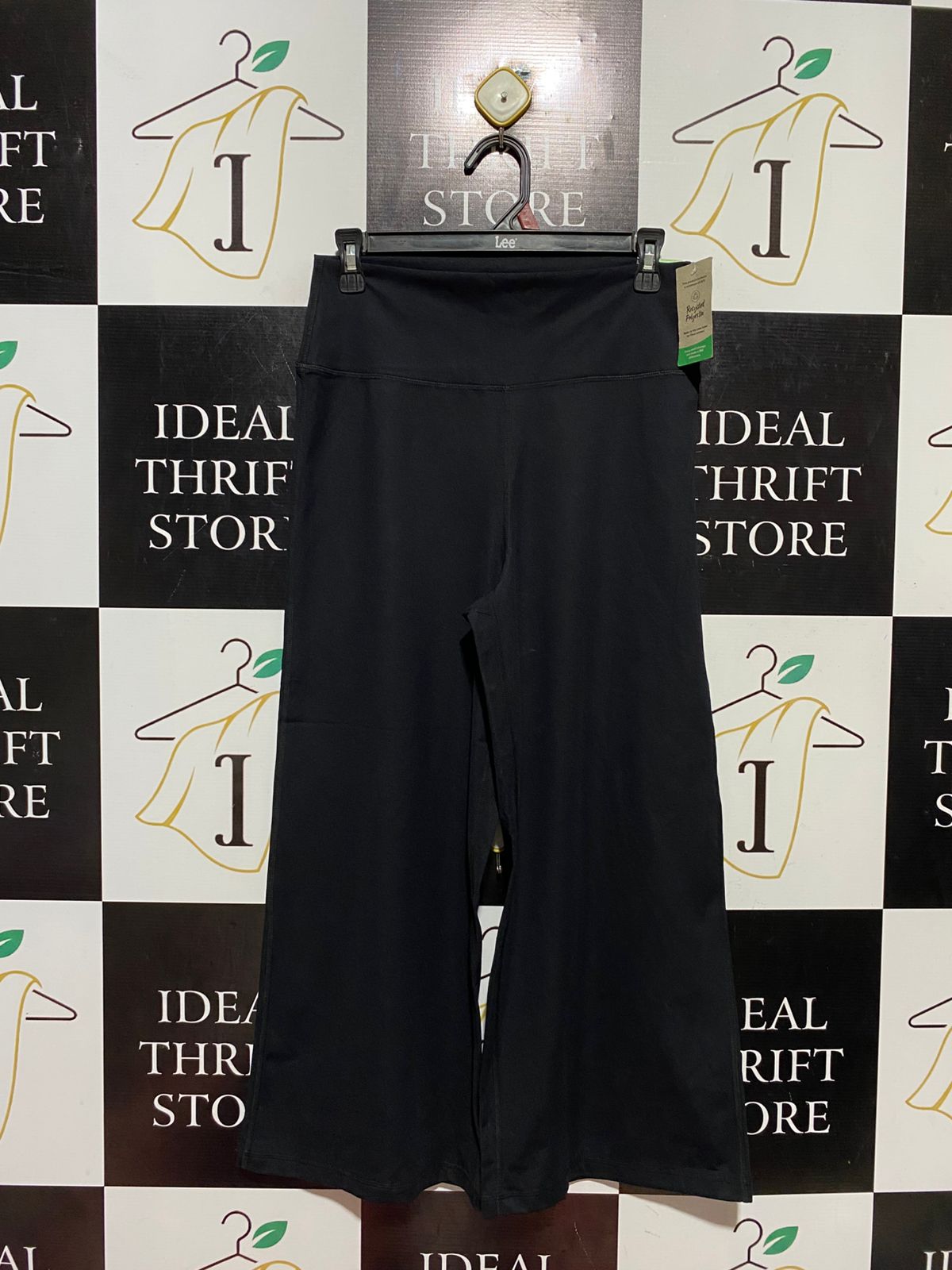 CIRCUIT |M| WAIST 27| B44| HIGH-WAISTED BLACK WIDE-LEG YOGA PANTS WITH RECYCLED POLYESTER MATERIALS