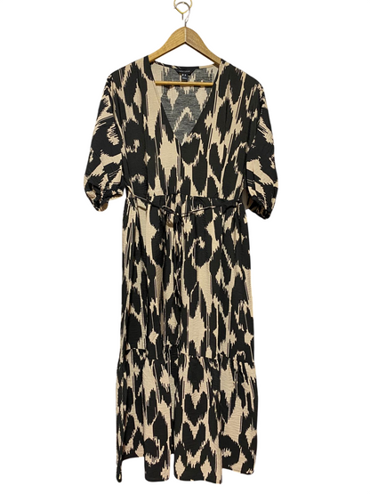 NEW LOOK |M| BUST FREE| B46| BLACK AND BEIGE IKAT PRINT SHORT SLEEVE MAXI DRESS