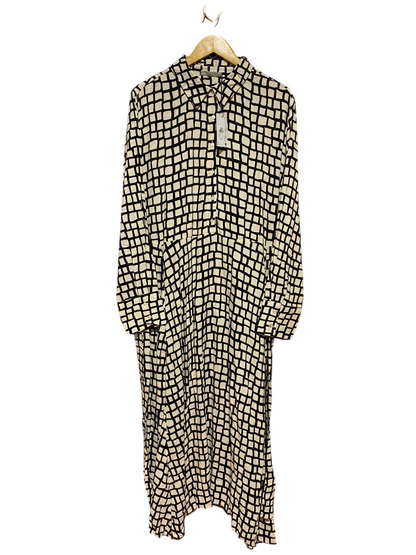 PRIMARK CARES |XL| BUST 24| B46| BLACK AND WHITE GEOMETRIC GRID PRINT SHIRT DRESS
