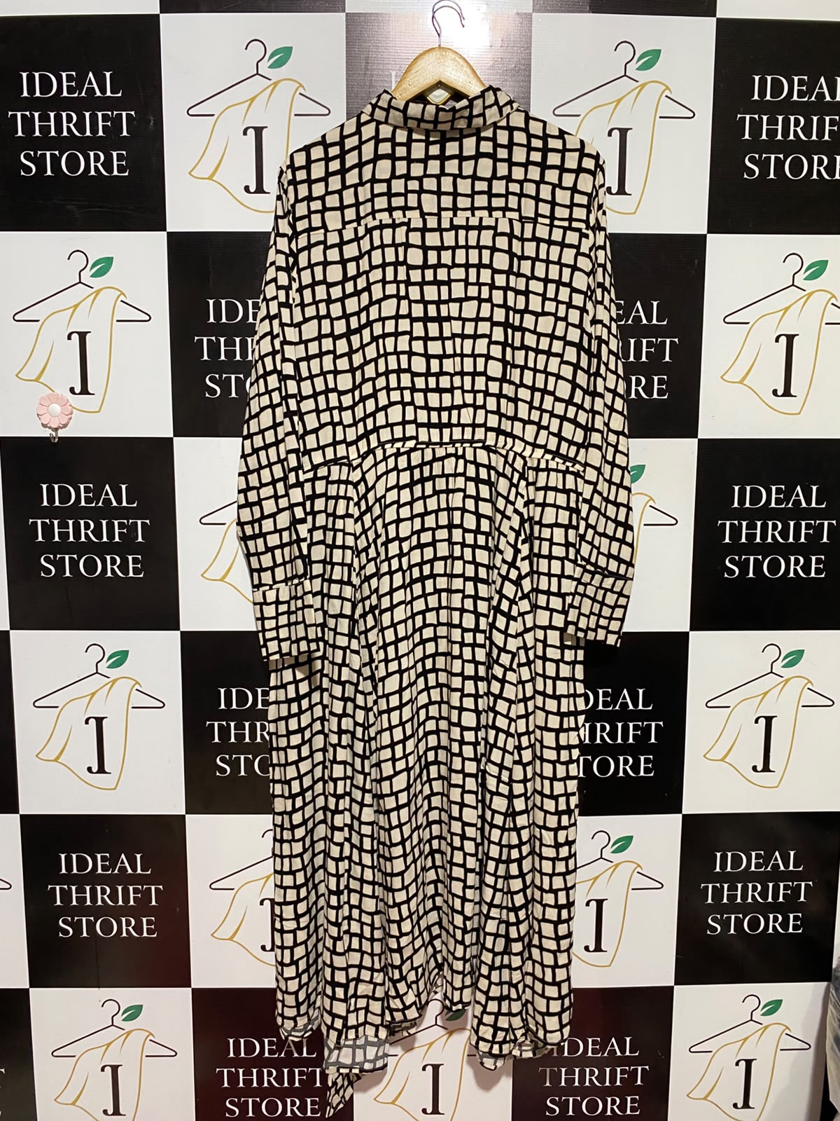 PRIMARK CARES |XL| BUST 24| B46| BLACK AND WHITE GEOMETRIC GRID PRINT SHIRT DRESS