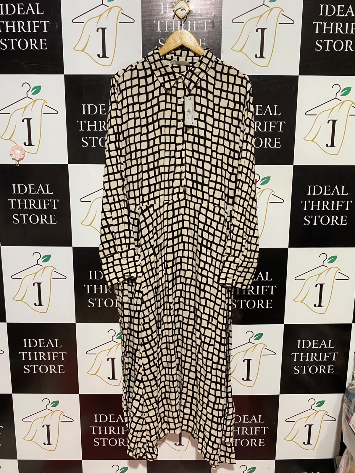 PRIMARK CARES |XL| BUST 24| B46| BLACK AND WHITE GEOMETRIC GRID PRINT SHIRT DRESS