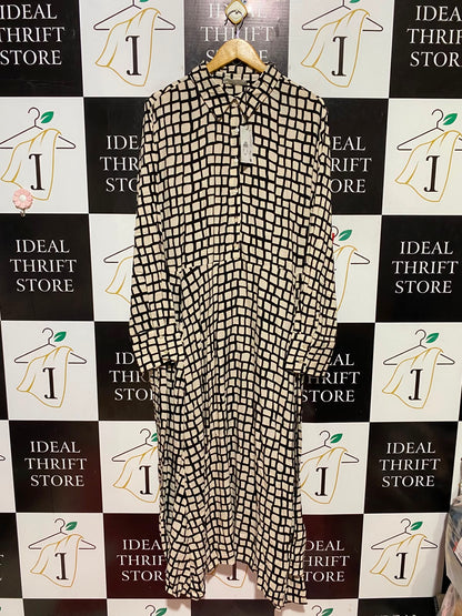 PRIMARK CARES |XL| BUST 24| B46| BLACK AND WHITE GEOMETRIC GRID PRINT SHIRT DRESS