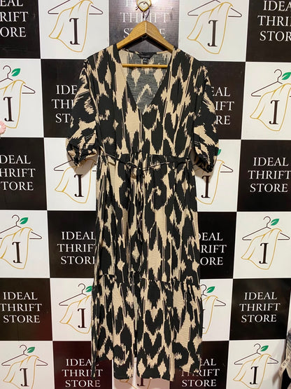 NEW LOOK |M| BUST FREE| B46| BLACK AND BEIGE IKAT PRINT SHORT SLEEVE MAXI DRESS