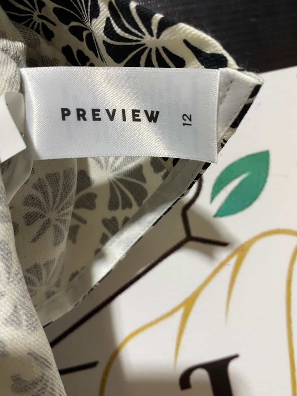 PREVIEW |M| B46| BLACK AND WHITE ABSTRACT FAN PRINT SLEEVELESS TOP AND PANTS CO-ORD SET