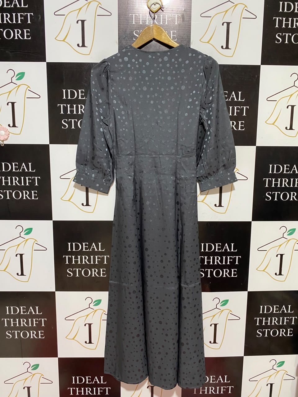 NEW LOOK |M| BUST 16| B46| CHARCOAL GREY SATIN POLKA DOT V-NECK MAXI DRESS