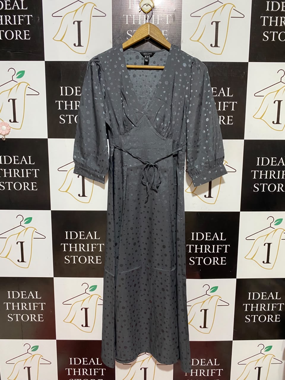 NEW LOOK |M| BUST 16| B46| CHARCOAL GREY SATIN POLKA DOT V-NECK MAXI DRESS