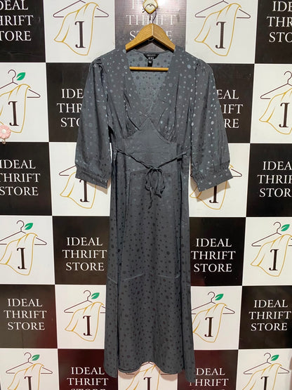 NEW LOOK |M| BUST 16| B46| CHARCOAL GREY SATIN POLKA DOT V-NECK MAXI DRESS