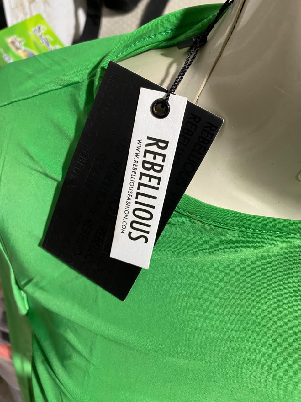 REBELLIOUS |S| BUST 16| B45| BRIGHT LIME GREEN LONG SLEEVE CUTOUT CROP TOP