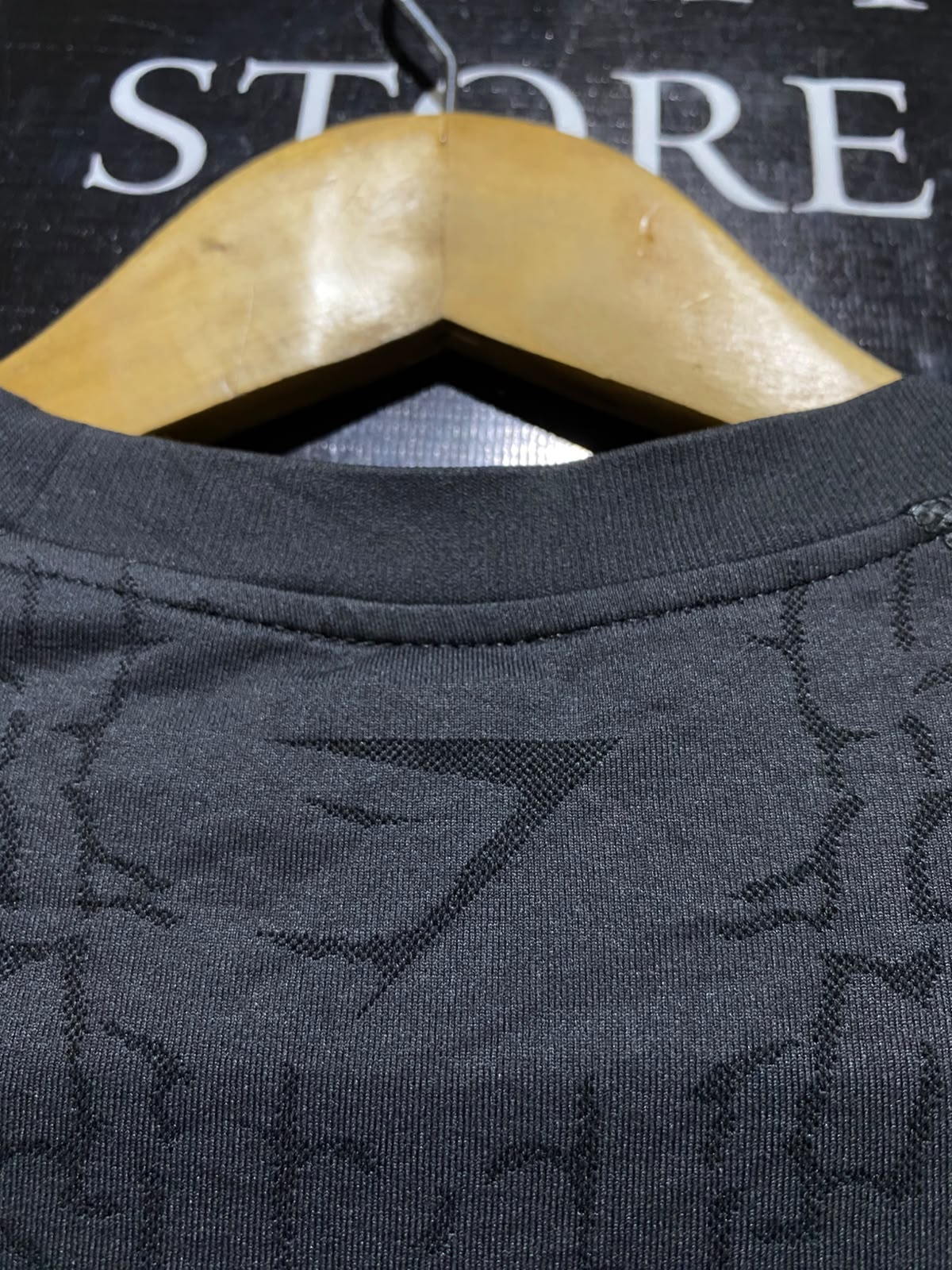 GYMSHARK |M| BUST 17| CHARCOAL GREY SEAMLESS SHORT SLEEVE ATHLETIC T-SHIRT