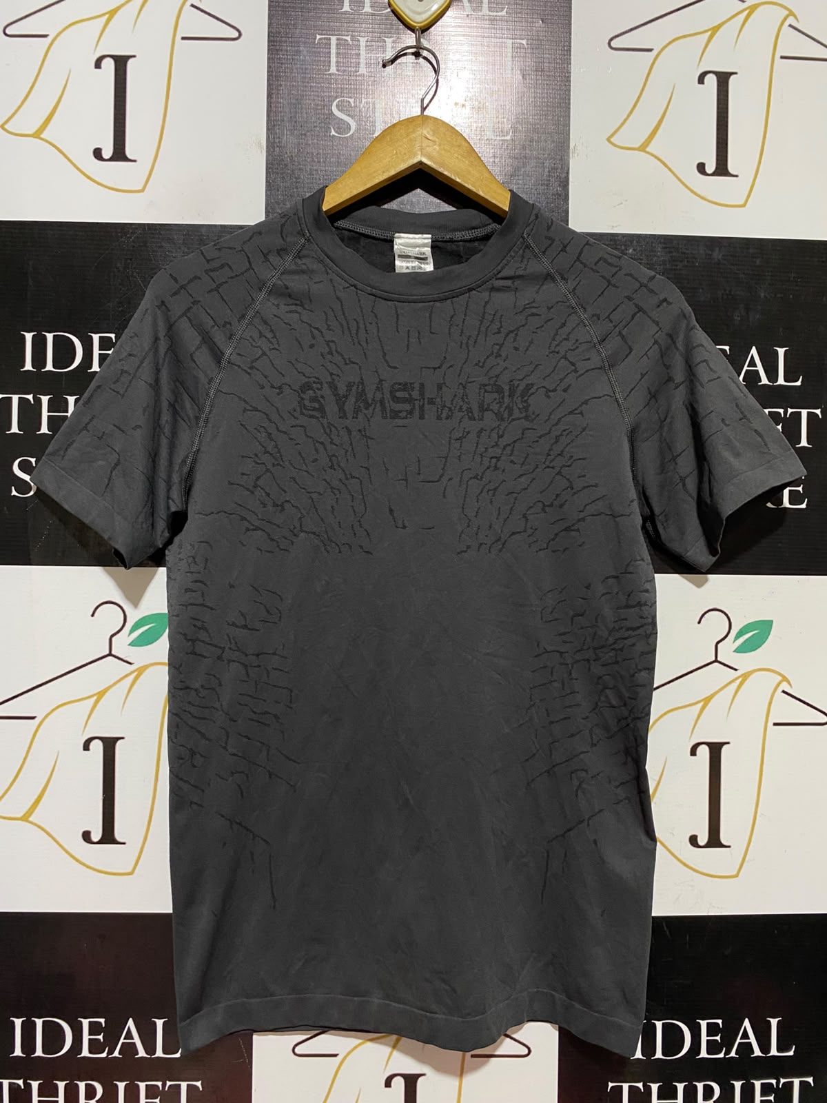 GYMSHARK |M| BUST 17| CHARCOAL GREY SEAMLESS SHORT SLEEVE ATHLETIC T-SHIRT