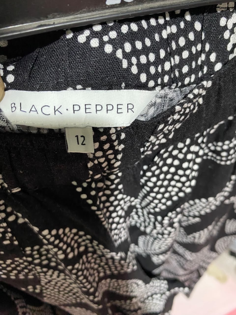 BLACK PEPPER |L| WAIST 29| B45| BLACK AND WHITE GEOMETRIC DOT PRINT STRAIGHT-LEG PANTS