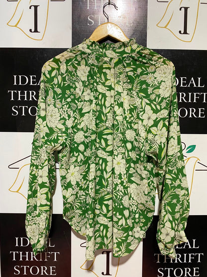 SHEIN |XL| BUST 23| B45| GREEN AND WHITE FLORAL BUTTON-DOWN RUFFLE COLLAR BLOUSE