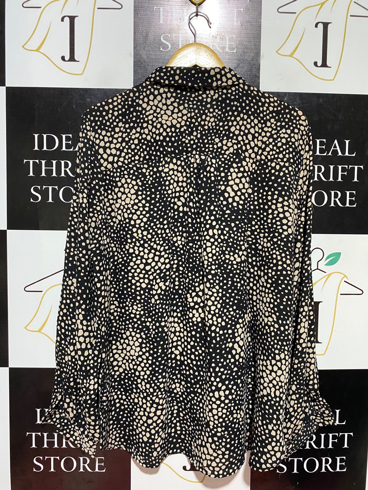 F&F |XL| BUST 24| B45| BLACK AND CREAM SPOT PRINT BUTTON-DOWN BLOUSE