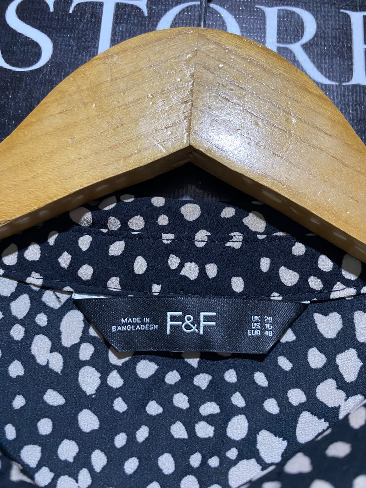 F&F |XL| BUST 24| B45| BLACK AND CREAM SPOT PRINT BUTTON-DOWN BLOUSE