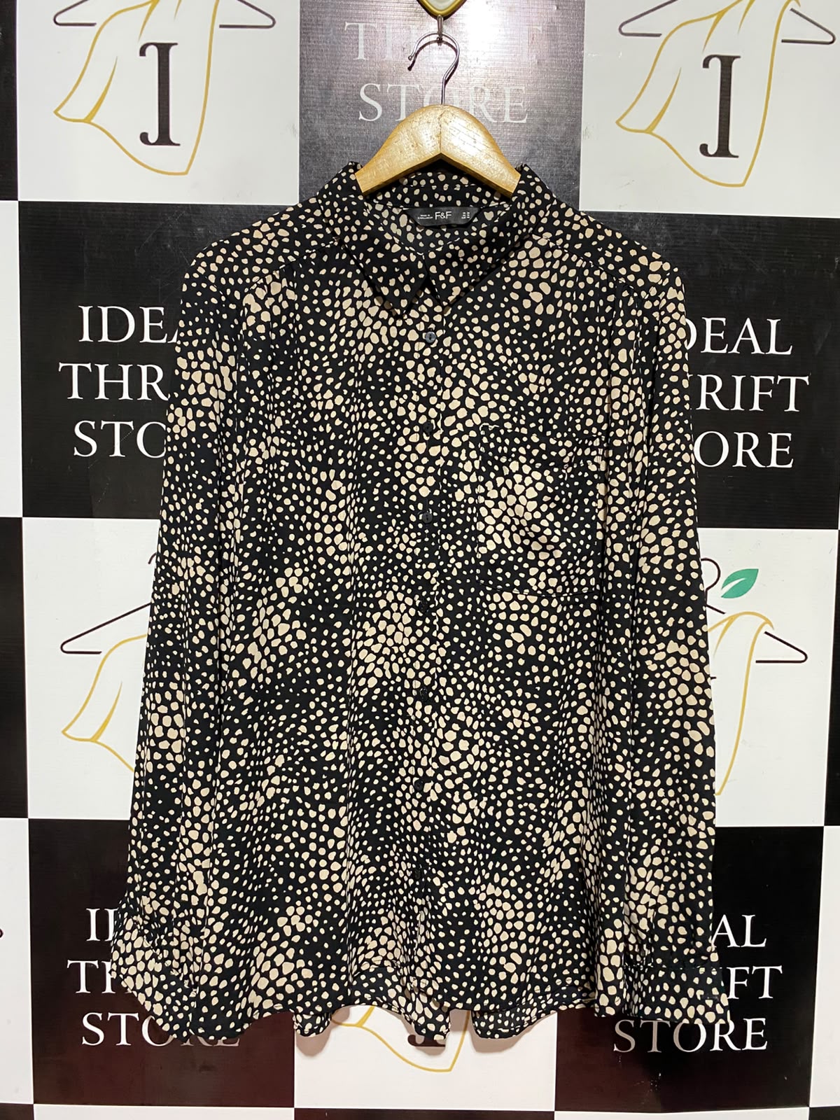 F&F |XL| BUST 24| B45| BLACK AND CREAM SPOT PRINT BUTTON-DOWN BLOUSE