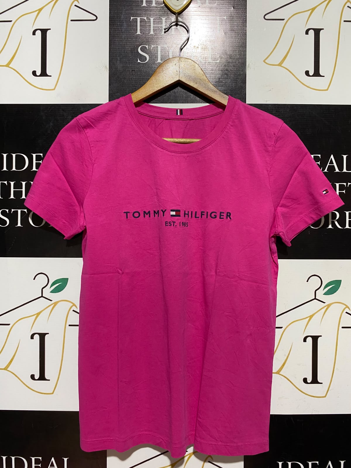 TOMMY HILFIGER |M| BUST 18| B47| WOMEN'S SHORT SLEEVE LOGO T-SHIRT HOT PINK