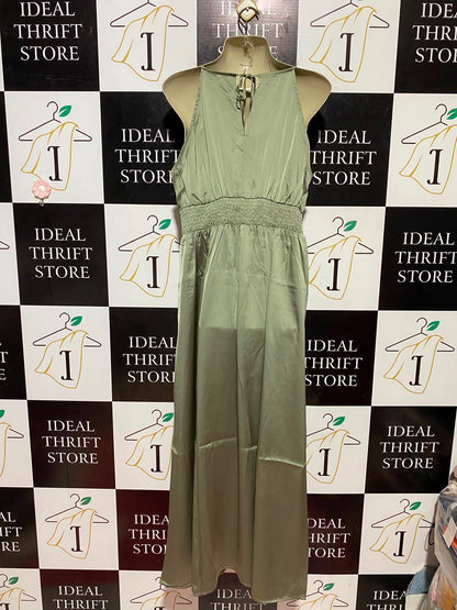 SHEIN |L| BUST 18| B47| WOMEN'S SAGE GREEN SATIN HALTER MAXI DRESS RUFFLED PLATED EVENING DRESS