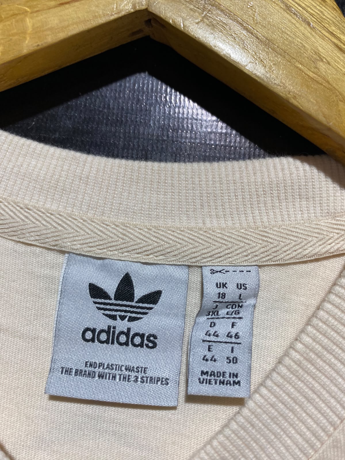 ADIDAS |M| BUST 22| B46| CREAM BEIGE THREE STRIPE SHORT SLEEVE TEE