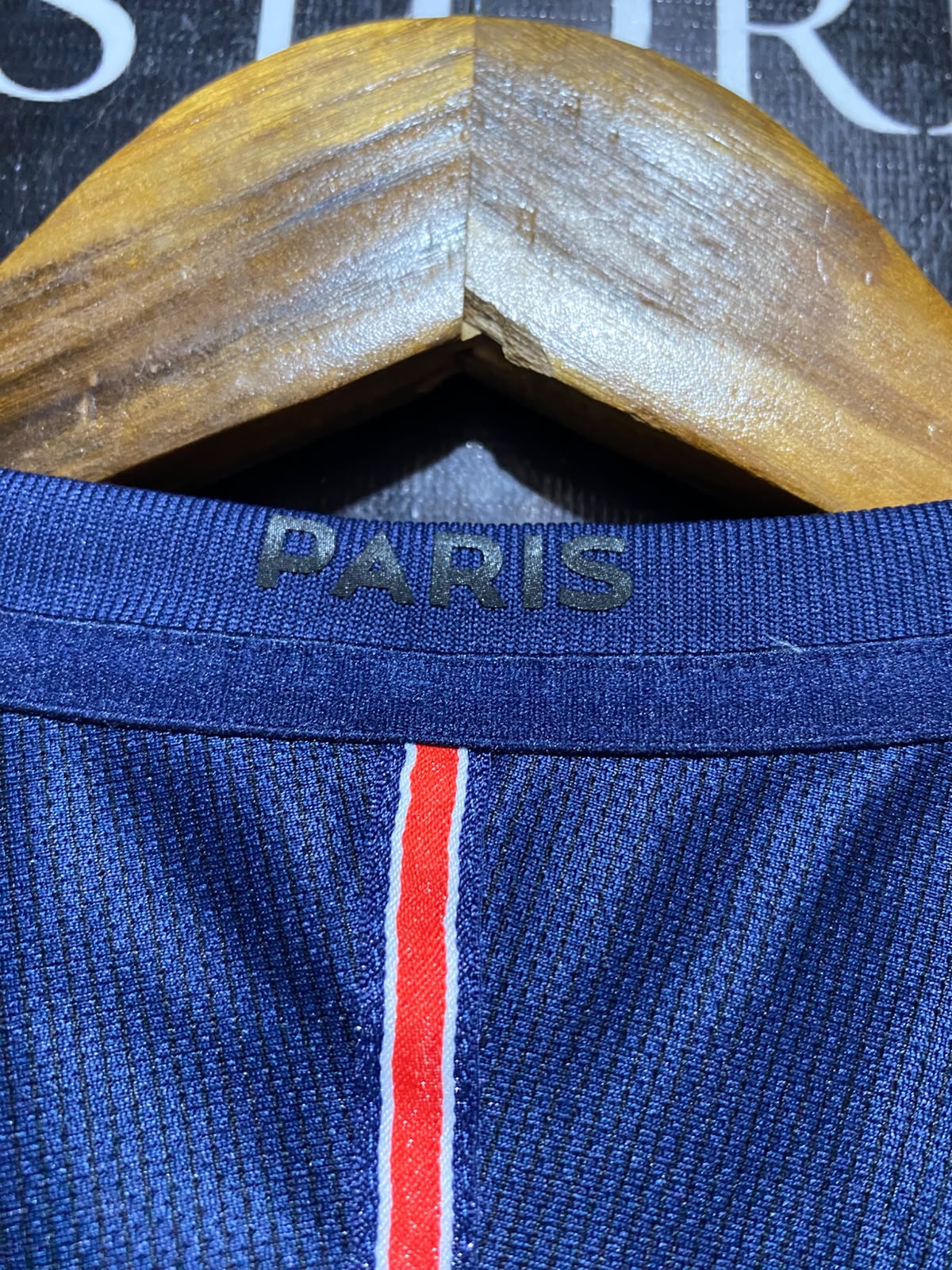NIKE |XS| BUST 16| B46| NAVY BLUE FLY EMIRATES V-NECK FOOTBALL SHIRT