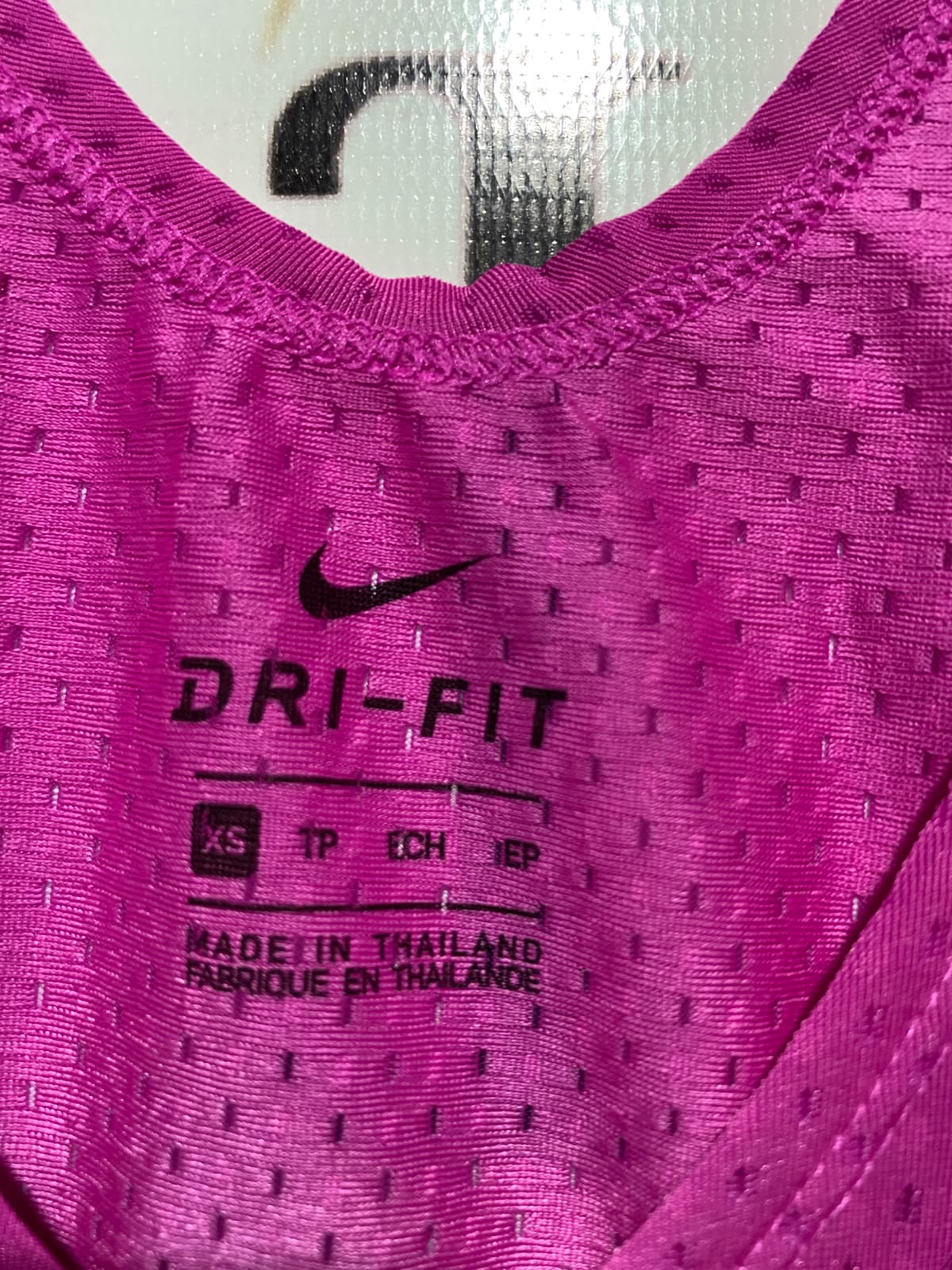 NIKE |XS| BUST 15| B46| RUNNING SHIRT HOT PINK SHORT SLEEVE ATHLETIC TEE