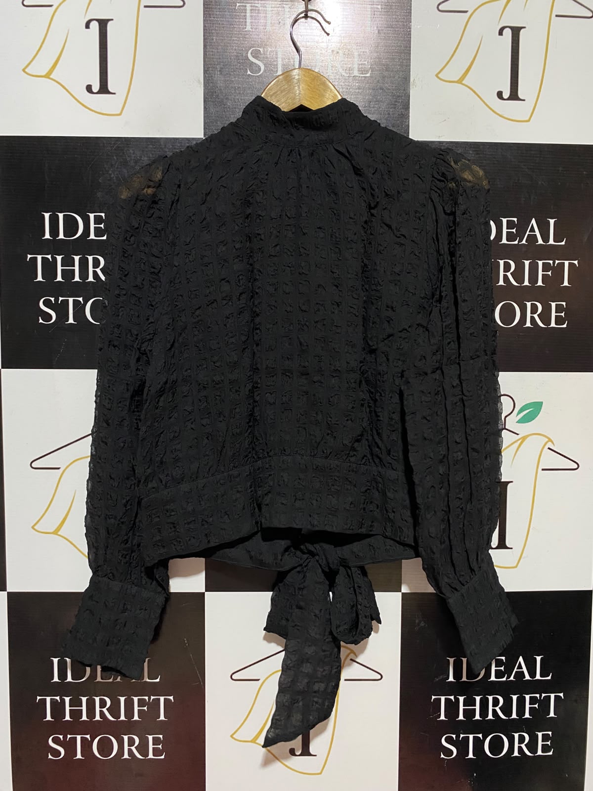 H&M |L| BUST 19| B46| BLACK TEXTURED BLOUSE LONG SLEEVE HIGH MOCK NECK DEEP V CUTOUT TIE FRONT CROP TOP