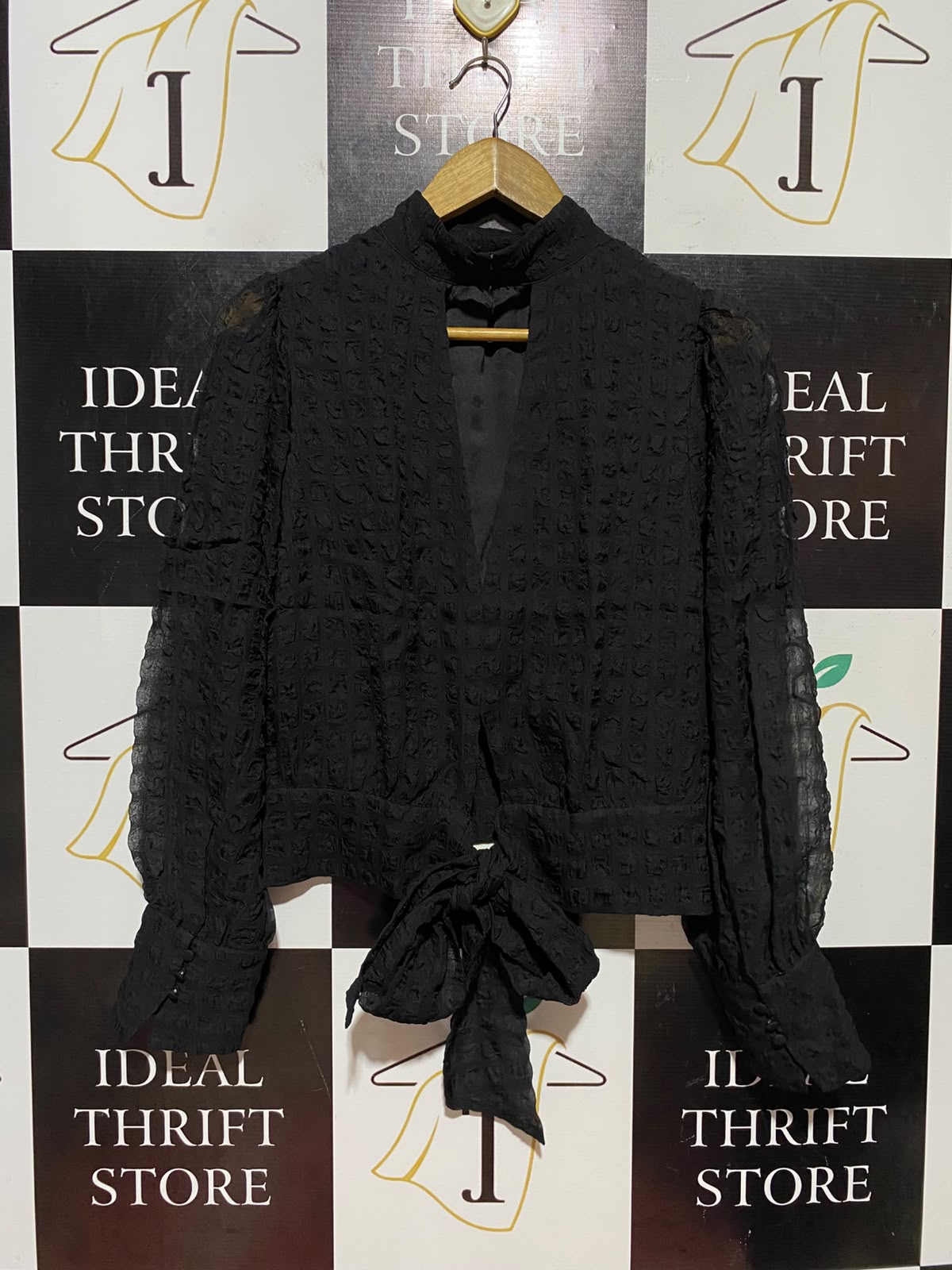 H&M |L| BUST 19| B46| BLACK TEXTURED BLOUSE LONG SLEEVE HIGH MOCK NECK DEEP V CUTOUT TIE FRONT CROP TOP